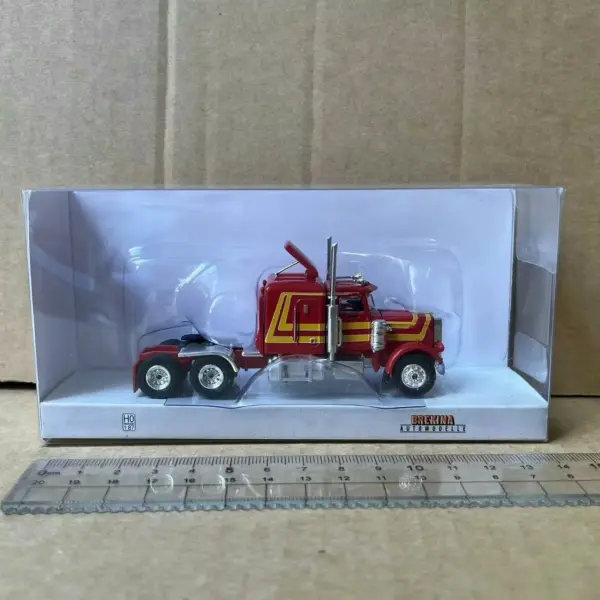 1:87 Scale HO Peterbilt 359 Truck Model - Image 6