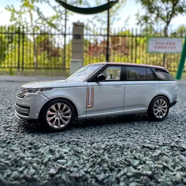 Diecast 1:64 Scale Luxury SUV Model Car - Image 4