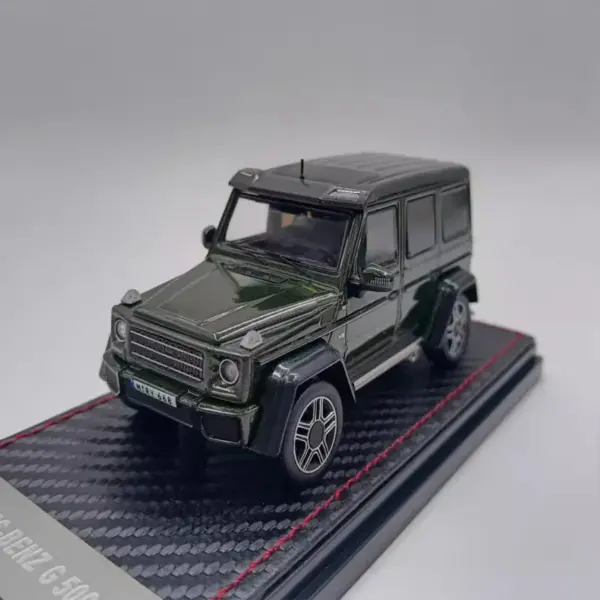 1:43 Scale Diecast Benz G500 Model Car - Image 5