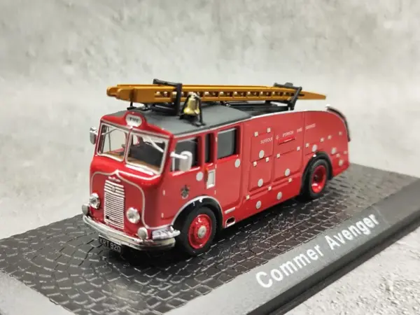 Diecast Alloy Fire Truck 1:43 Model Collectible - Image 3