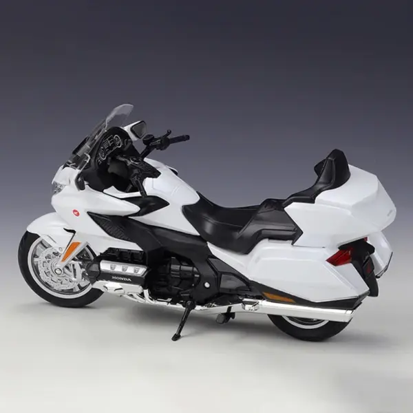 1:12 Scale Honda 2020 Gold Wing Model Motorcycle - Image 5