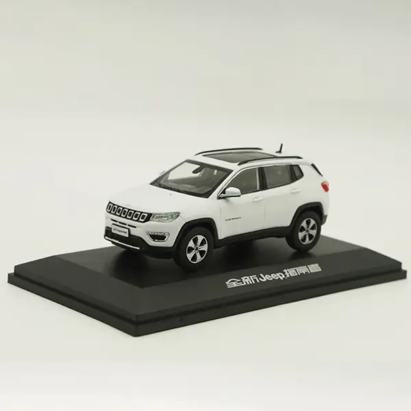 1:43 Jeep Compass Diecast Alloy Model Car