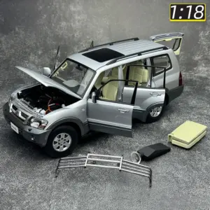 1:18 Mitsubishi Pajero V73 Diecast Model Car 14 Sbb9a21cb57654fefbad55b85da36d980K