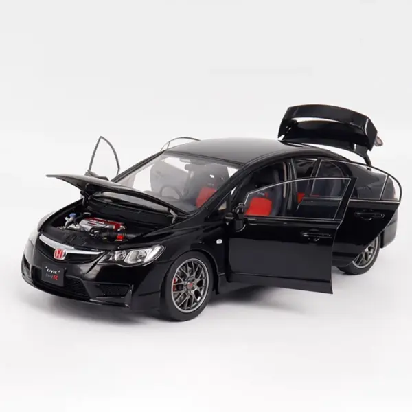 1:18 Scale Diecast Honda Civic Type-R Model - Image 6