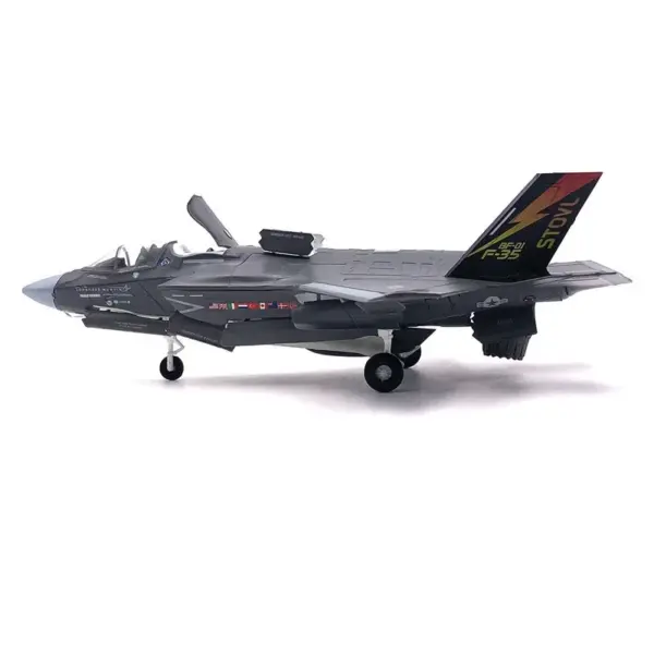 1/72 Scale US Marine Corps F35B Model Aircraft - Image 4