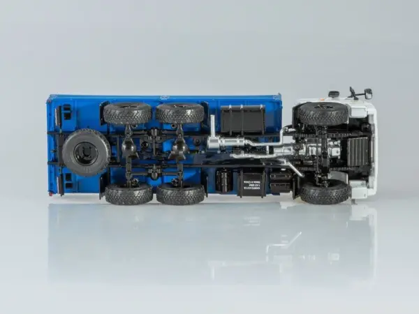 KAMAZ-43118 Diecast Truck Model 1:43 Scale - Image 5