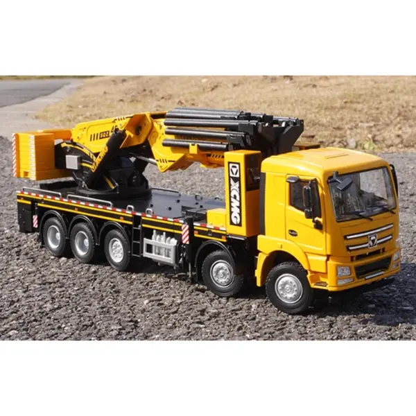 1:35 Scale Heavy Crane Diecast Model Vehicle - Image 6