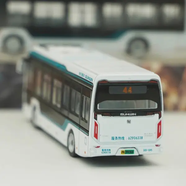 Diecast 1/120 Scale Shanghai Bus Model - Image 4