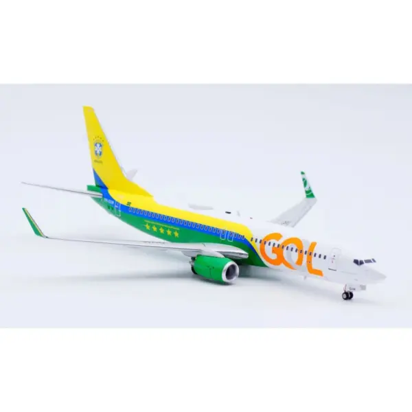 1:200 Scale Diecast GOL Airlines Boeing Model - Image 4
