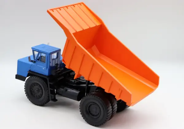 1/43 Scale Belaz 7523 Diecast Dump Truck Model - Image 3