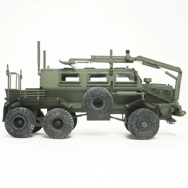 1:72 Buffalo Lightning Protection Truck Model - Image 4