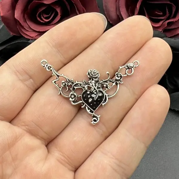 5pcs Gothic Rose Heart Pendants for DIY Jewelry - Image 3