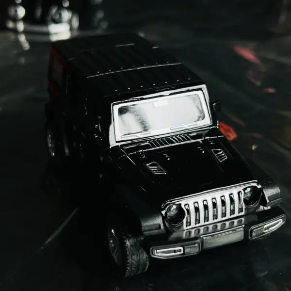 Diecast Metal Alloy Off-Road Vehicle Model - Image 7