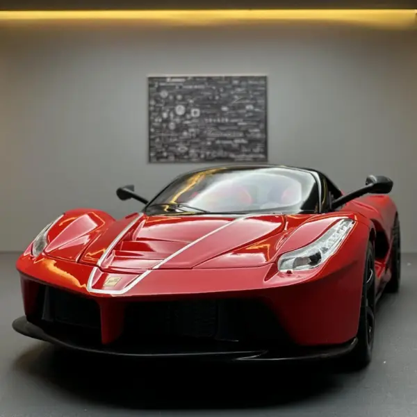 1:22 Scale Ferrari Laferrari Diecast Model Car - Image 2