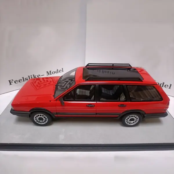1:18 Scale VW Passat Alloy Car Model - Image 2