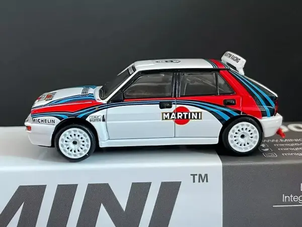 1:64 Scale Diecast Martini Lancia Car Model - Image 5