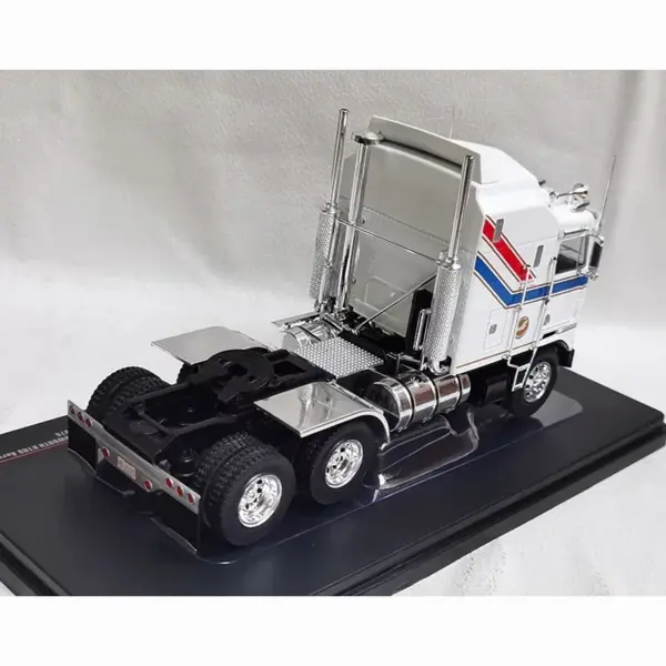 1976 Kenworth K100 1:43 Scale Model Truck - Image 4