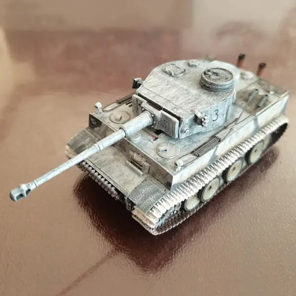 1:72 Scale German Tiger Tank Model 63112 - Image 7