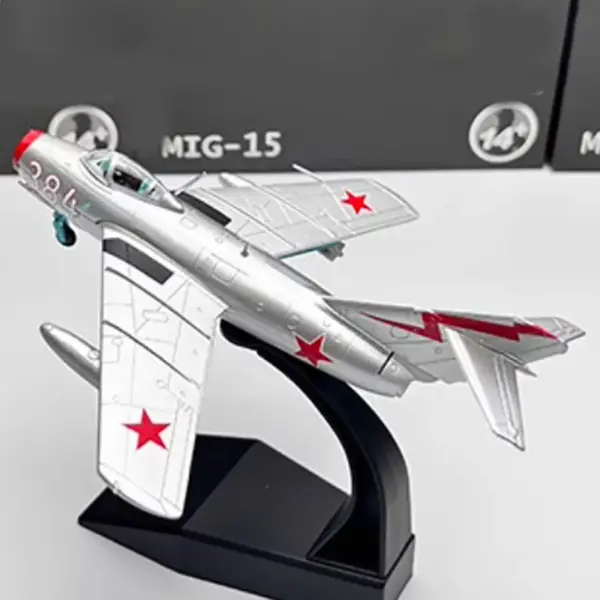 1:72 Scale Soviet Red Army MiG-15 Model - Image 2