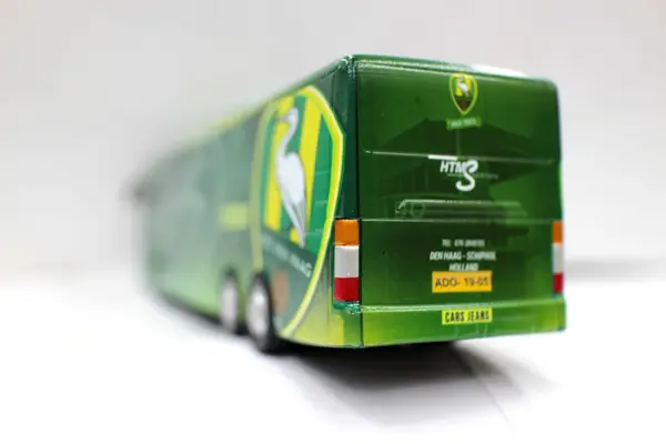 Diecast Football Team Bus Model 22x5x6.5CM - Image 4