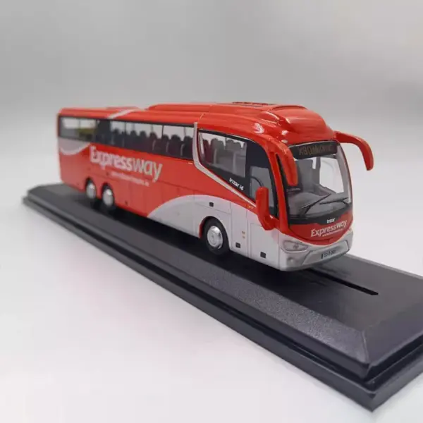 Diecast 1:76 Scale Alloy Bus Model - Image 2