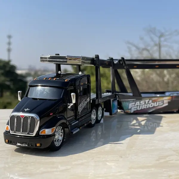 Peterbilt Heavy Transport Truck 1:64 Model - Image 6
