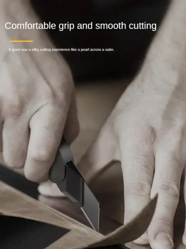 Deli Retractable Utility Knife with 3 Blades - Image 3