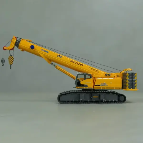 XCMG 220T Diecast Crawler Crane Model 1:50 - Image 5