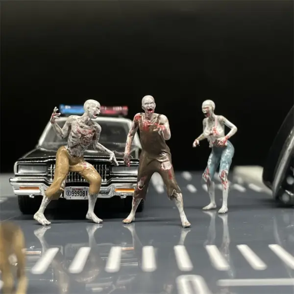1:64 Scale Smith Action Figures with Dog Set - Image 3