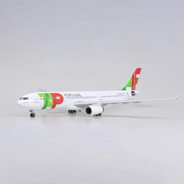 Air Portugal Airbus A330 Diecast Model 47CM - Image 3