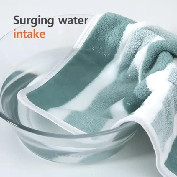 Soft Absorbent Polyester Bath Towel for Home - Image 5