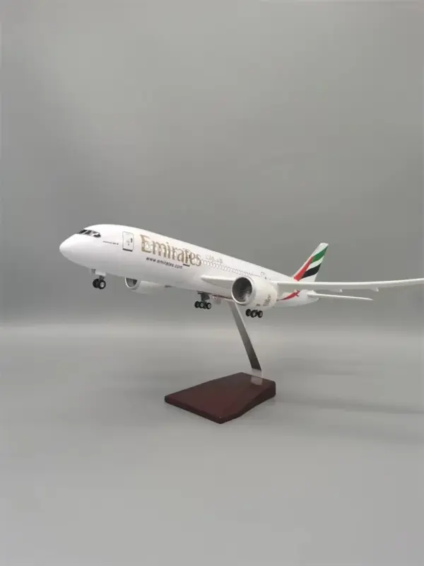Emirates B787 Diecast Model with LED Lights - Image 4
