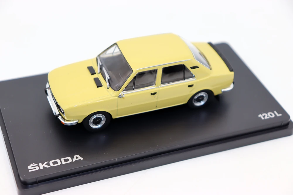 1:43 Scale Diecast Skoda 120L Model Car 8 1:43 Scale Diecast Skoda 120L Model Car - Image 8