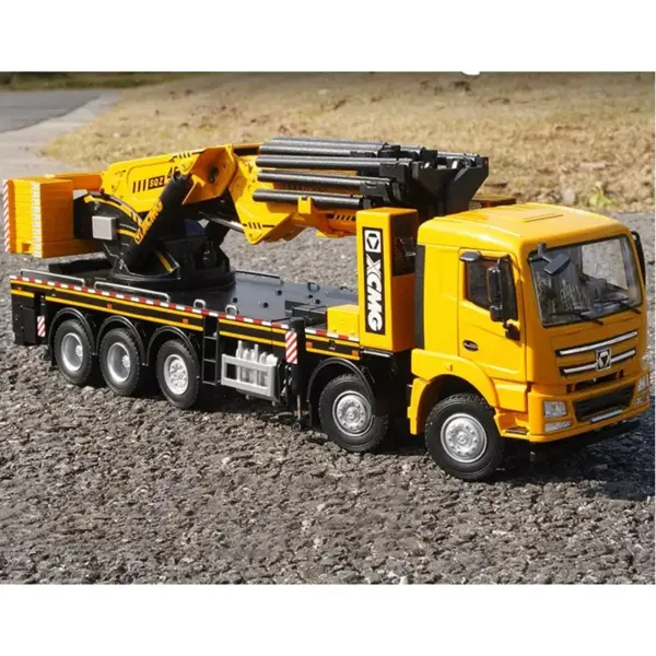 1:35 Scale Heavy Crane Diecast Model Vehicle - Image 7