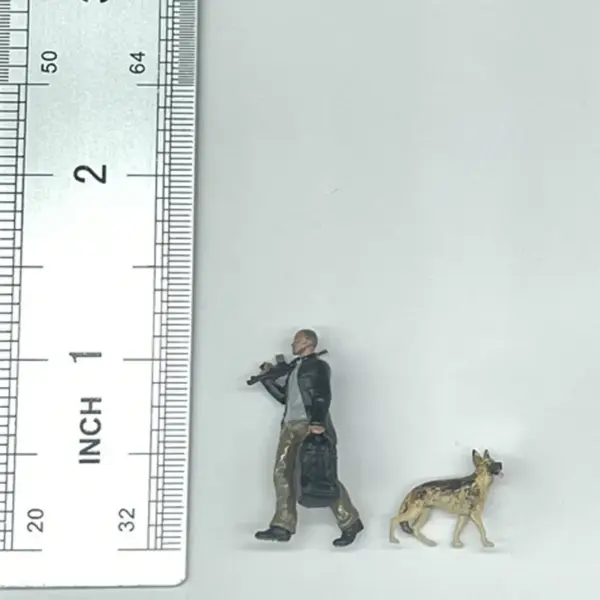 1:64 Scale Smith Action Figures with Dog Set - Image 9