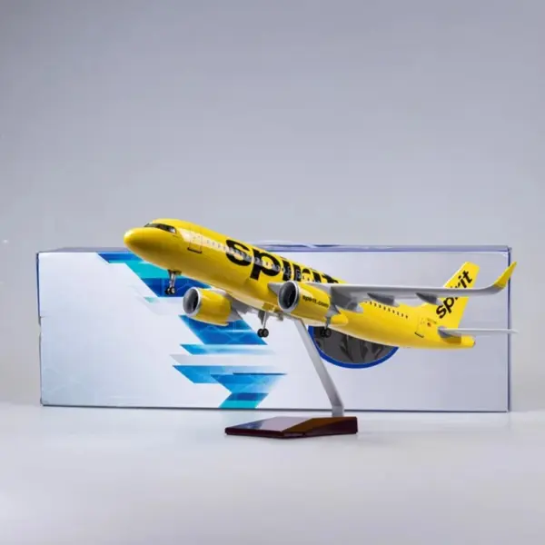 A320NEO Spirit Airlines Diecast Model with Lights - Image 8