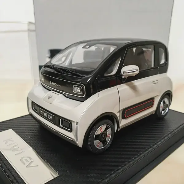 1:18 Wuling KiWi EV Diecast Car Model