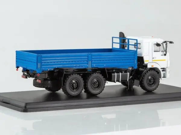 KAMAZ-43118 Diecast Truck Model 1:43 Scale - Image 3