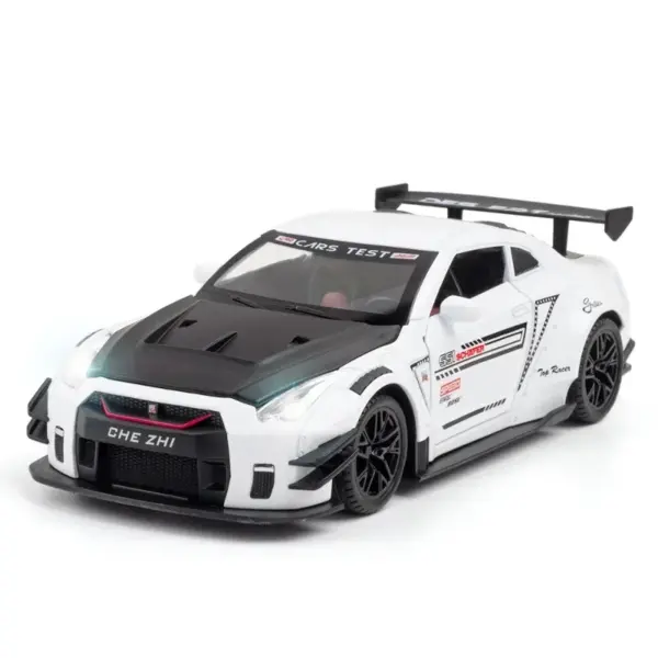 1:24 Nissan GTR R35 Diecast Model Car - Image 7