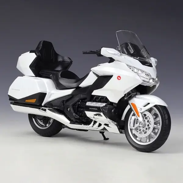 1:12 Scale Honda 2020 Gold Wing Model Motorcycle - Image 3