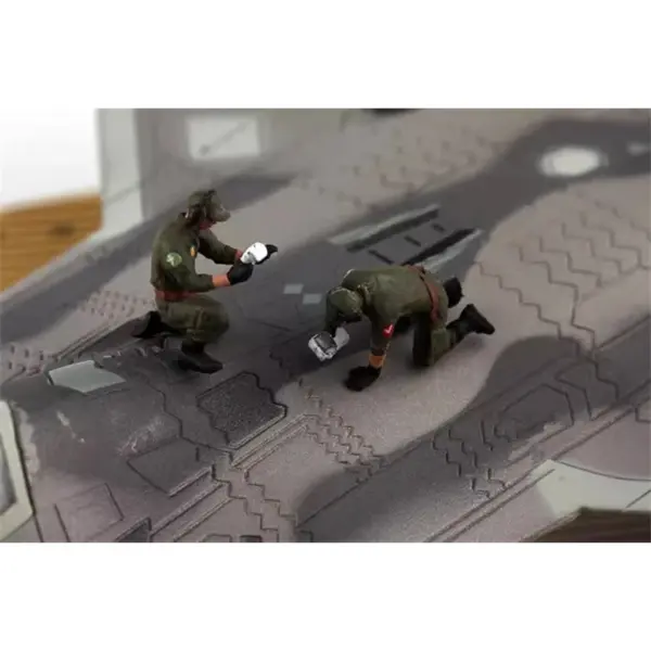 1/72 Scale Model Aircraft Carrier Figures Set - Image 6