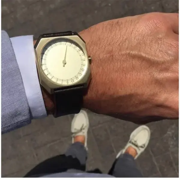 Men's Square Quartz Watch with One Hand Design - Image 4