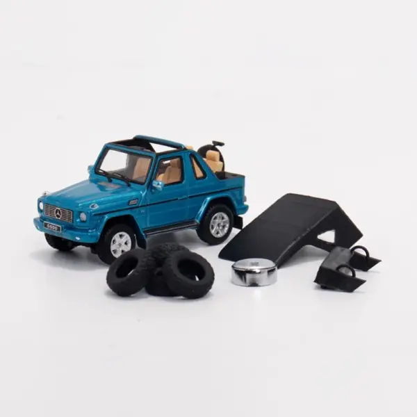 1:64 Scale G500 Open-top Off-road Model Car - Image 9