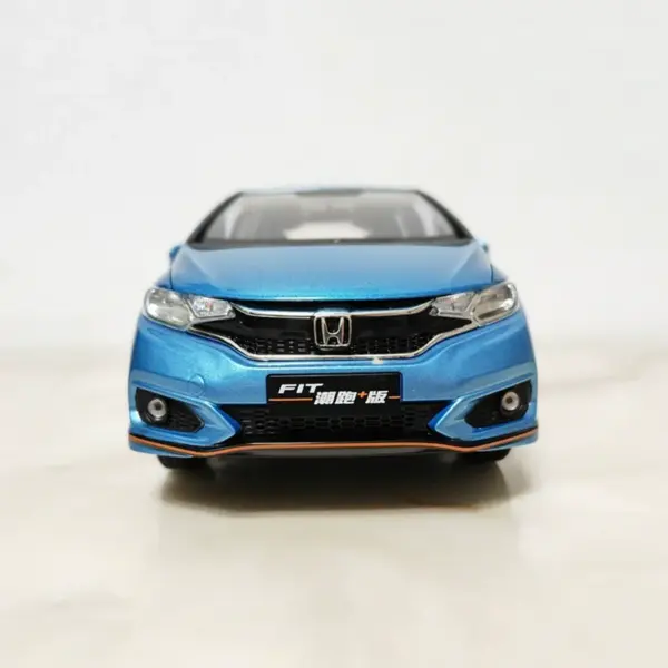 1:18 Scale Diecast Alloy Car Model Toy - Image 3