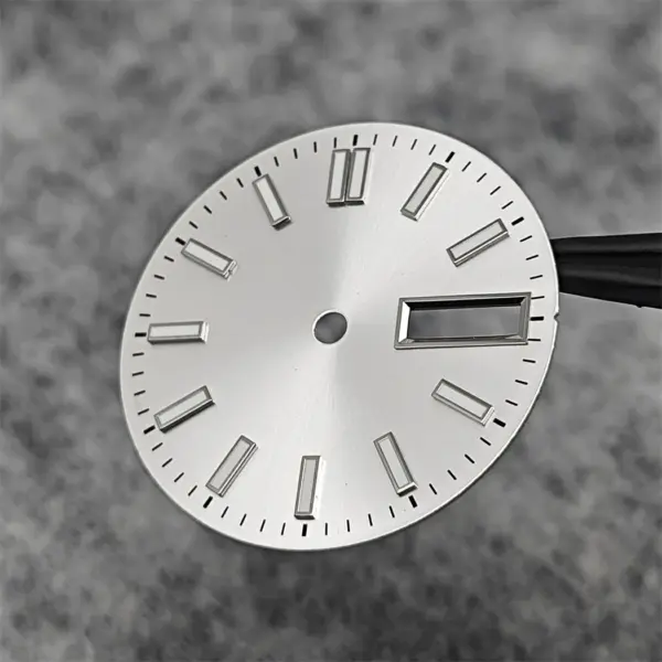 28.5mm Green Luminous Watch Dial for NH36 - Image 4