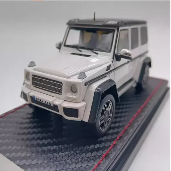 1:43 Scale Diecast Benz G500 Model Car - Image 2