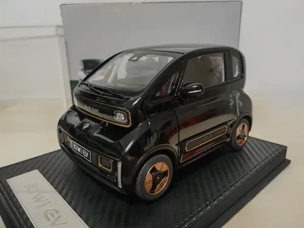 1:18 Wuling KiWi EV Diecast Car Model - Image 10