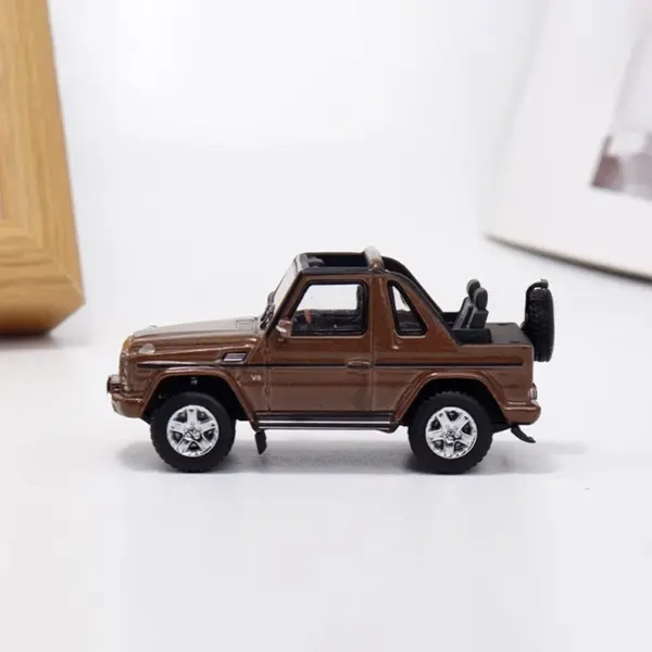 1:64 Scale G500 Open-top Off-road Model Car - Image 5