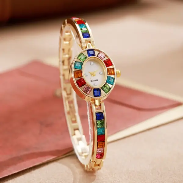Women's Retro Quartz Watch Set V248 with Bracelet - Image 7