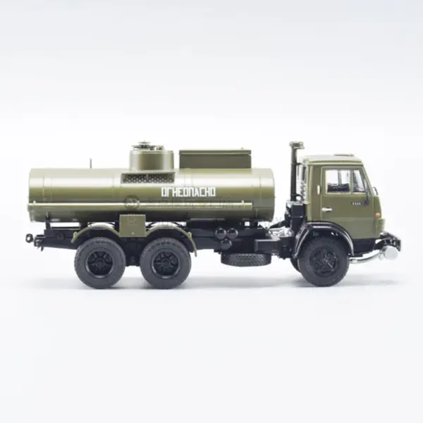 1:43 Scale Diecast Kamaz 5320 Model Truck - Image 2